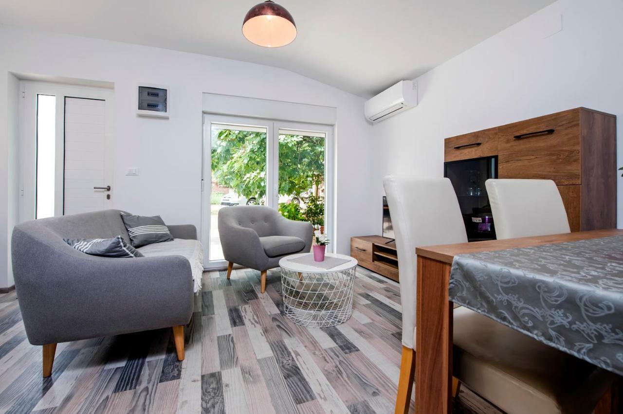 Apartma Paola Cozy *